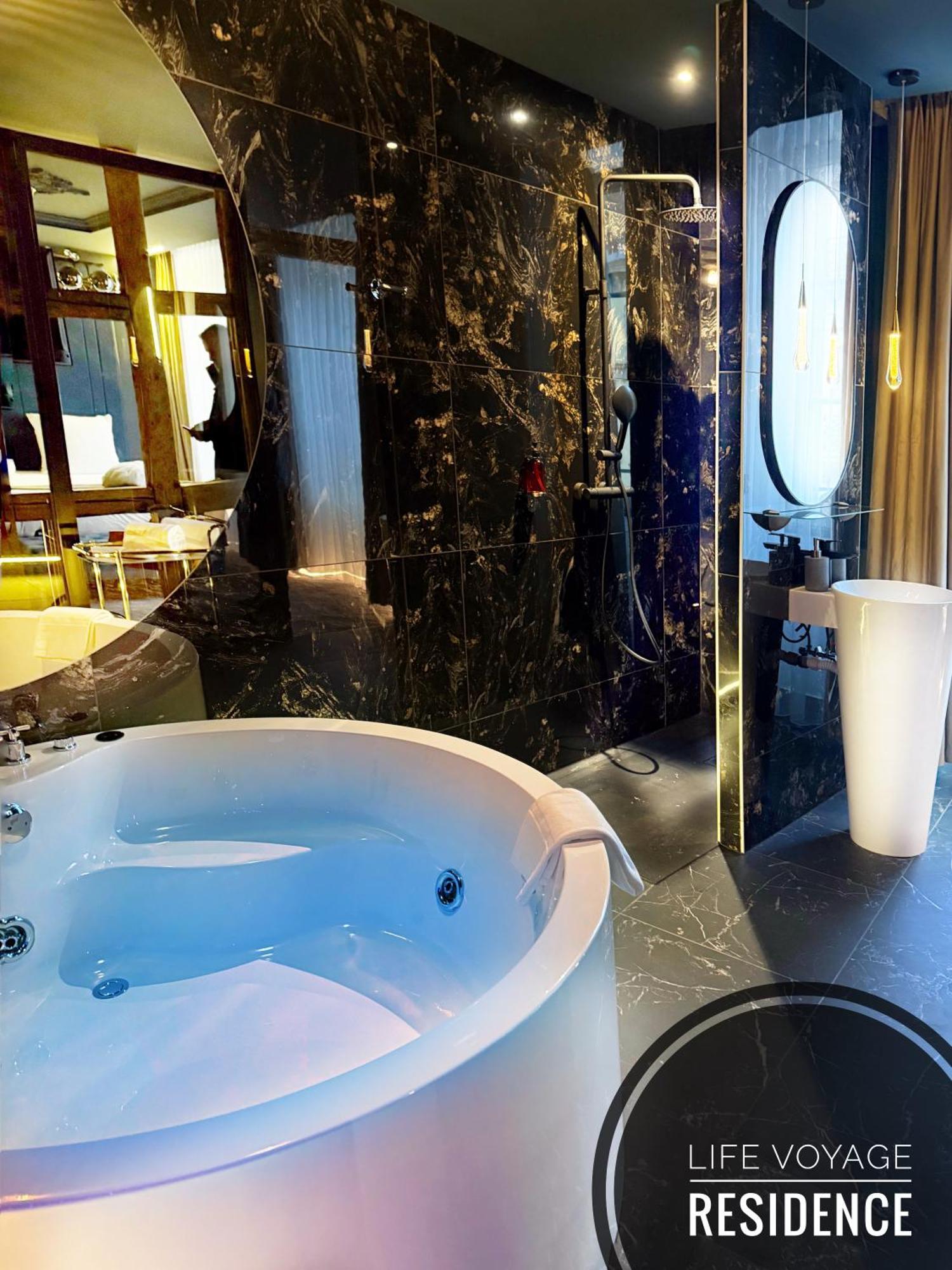 Life Voyage Residence & Spa - Strasbourg'S City Center Luxury Experience מראה חיצוני תמונה
